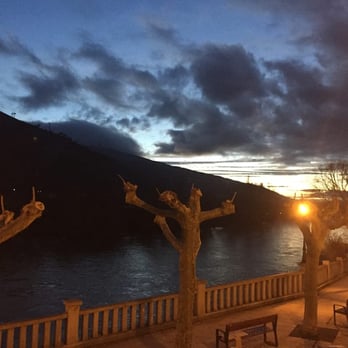 Veira Sil - Bars Near Me - O Barco, Oregon