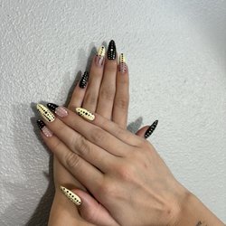 Nails Lounge by the Sea - Gel manicure