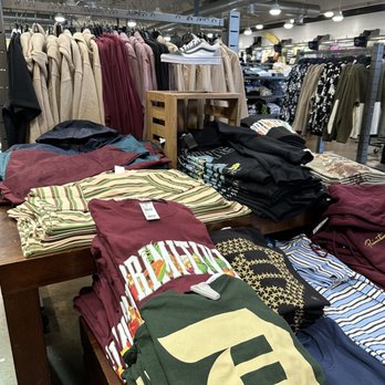 Tillys - Men's Clothing Near Me - Glendora, California Tillys - Men's Clothing Near Me - Glendora, California
