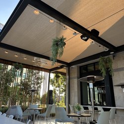 California English - Outside patio seating