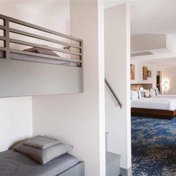 Hotel Elkhart Tapestry Collection by Hilton - Guest room