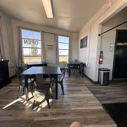Murphy's Corner Coffee - Dining room