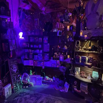 Curioporium - Antiques Near Me - Southington, Connecticut