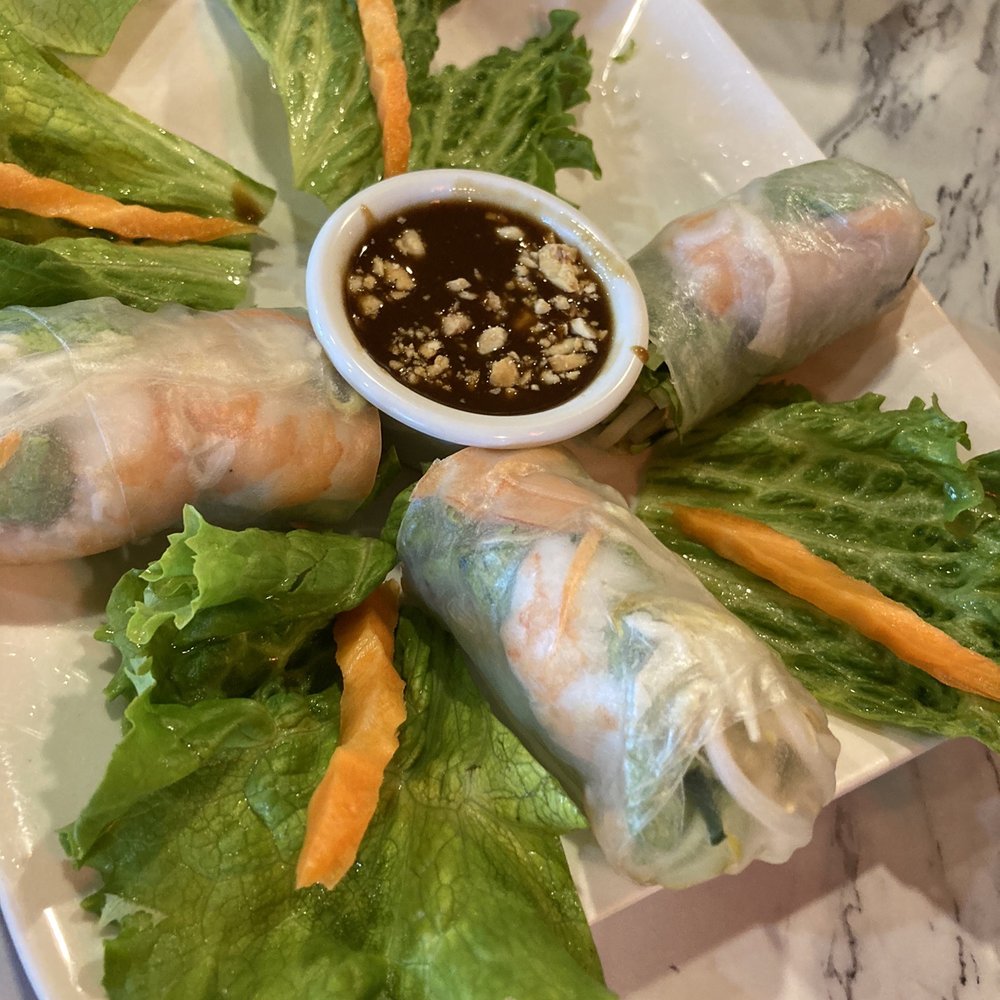 Siam Square - Summer rolls (missing one piece) - Thai Near Me - Honolulu, Hawaii Siam Square - Summer rolls (missing one piece) - Thai Near Me - Honolulu, Hawaii