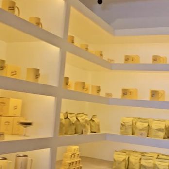 La La Land - Coffee & Tea Near Me - Calabasas, California La La Land - Coffee & Tea Near Me - Calabasas, California