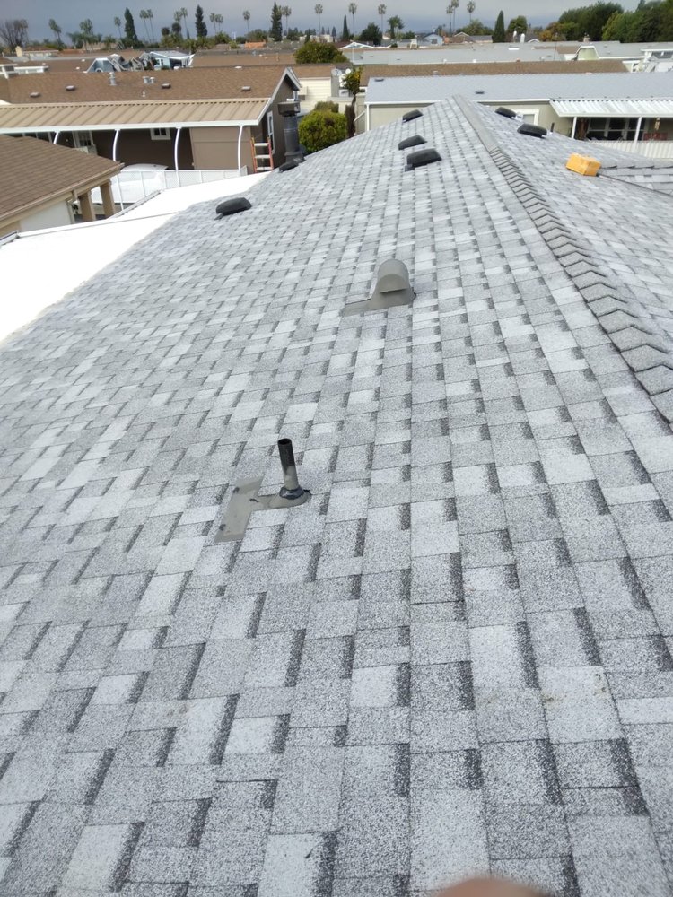 Slide of Gio Roofing