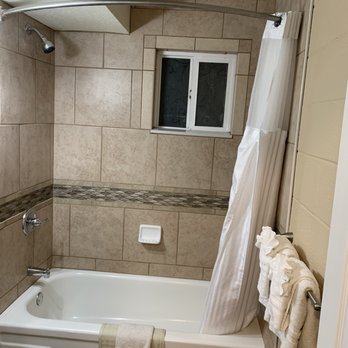 Townhouse Motel - Beautiful custom tile work in showers - Hotels Near Me - Klamath Falls, Oregon Townhouse Motel - Beautiful custom tile work in showers - Hotels Near Me - Klamath Falls, Oregon