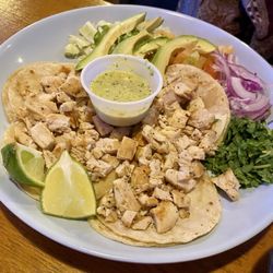 El Coco Pirata - Chicken tacos