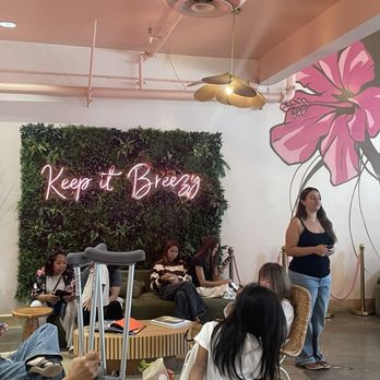 Breezy - Waiting area - Breakfast & Brunch Near Me - San Juan Capistrano, California