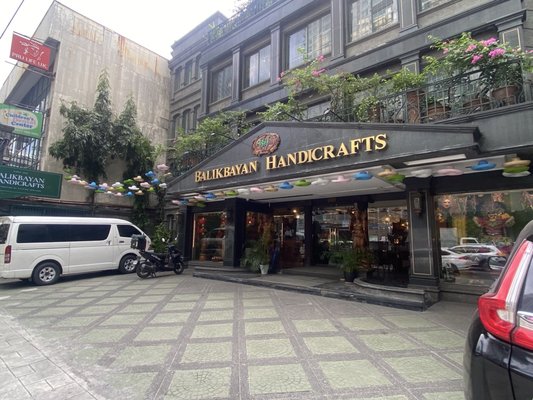 Balikbayan Handicrafts by null