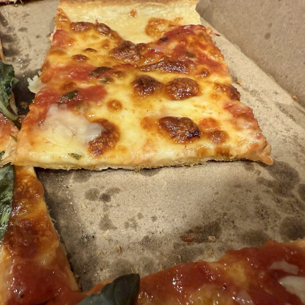 Carla's Pizzeria - Trenton thin crust pizza! This crust was SO thin and perfect! Handled everything on top with no soggy bits - Pizza Near Me - Wayne, Pennsylvania
