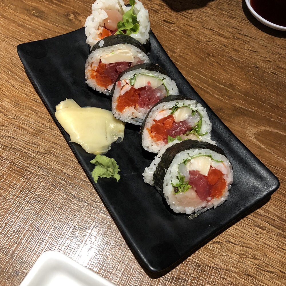 Shiro - Shiro special roll (5 kinds of fish) - Japanese Near Me - Vancouver, British Columbia Shiro - Shiro special roll (5 kinds of fish) - Japanese Near Me - Vancouver, British Columbia