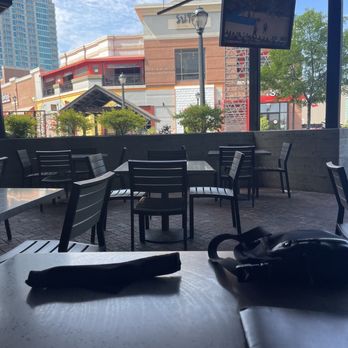 Yard House - Patio - New American Near Me - Atlanta, Georgia