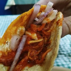 Los Tacos de Cochinita de Don Miguel - Taco de cochinita POV