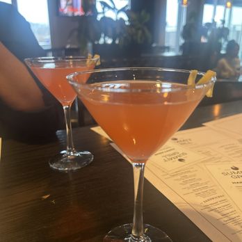Summit Grill - Cosmopolitan - American Near Me - Gladstone, Missouri