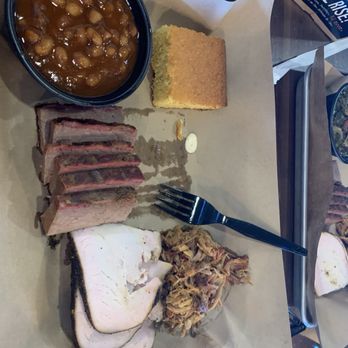 Mission BBQ - Brisket, pulled pork, turkey, baked beans, and corn bread - Barbeque Near Me - Henderson, Nevada