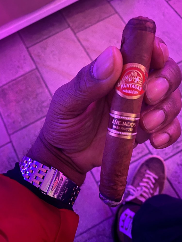 VENICE CIGAR CLUB Updated August 2024 Galleria Teatro Vecchio 11