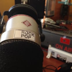 Radio Rock &Pop - Estamos al aire Tulio...habla al micrófono