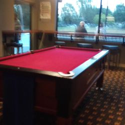 Edinburgh Castle Hotel - Pool Table