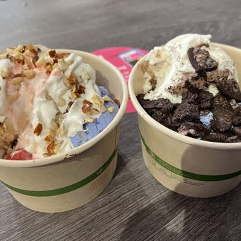 Baskin-Robbins - Cookie Monster with Jamoca + Cookie Monster with Oreo Cookies 'n Cream Topped with more Oreos - Ice Cream & Frozen Yogurt Near Me - Honolulu, Hawaii