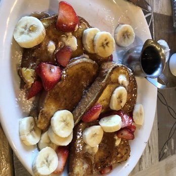 833 Brick Cafe - Strawberry and banana French toast - American Near Me - Livermore, California 833 Brick Cafe - Strawberry and banana French toast - American Near Me - Livermore, California