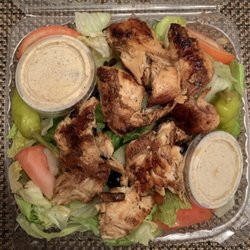 Expressos Pizza Restaurant - Grilled chicken salad (sans onions) Served with roll or pita Enough for a second meal