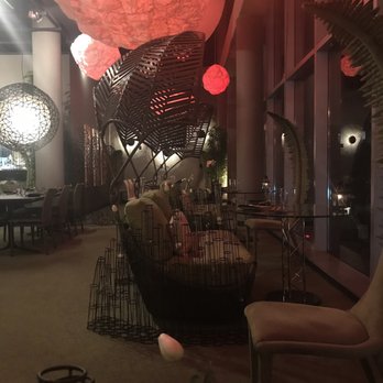 Stage Restaurant - New American Near Me - Honolulu, Hawaii