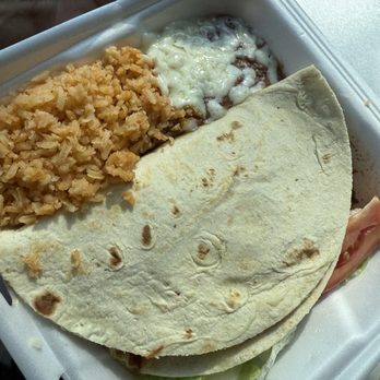 Arroyo's Mexican Cafe - Beef quesadilla lunch $11 - Mexican Near Me - Stockton, California Arroyo's Mexican Cafe - Beef quesadilla lunch $11 - Mexican Near Me - Stockton, California