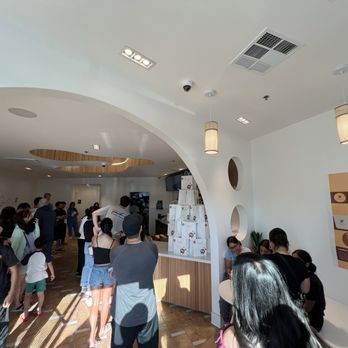 7 Miles Tea Lab - People waiting inside for orders - Bubble Tea Near Me - Chino, California