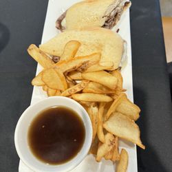 Jordan Tap Room - Prime rib French Dip