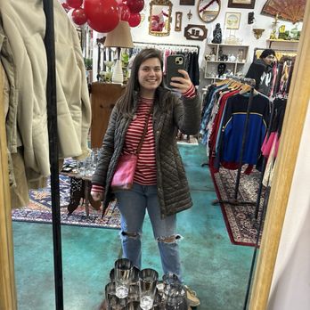 Hanks Vintage - Used, Vintage & Consignment Near Me - Virginia Beach, Virginia Hanks Vintage - Used, Vintage & Consignment Near Me - Virginia Beach, Virginia