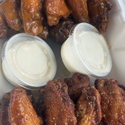 Goat Wingz Food Truck - Honey lemon pepper & tangy gold lemon pepper