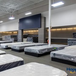 Happys  Outlet