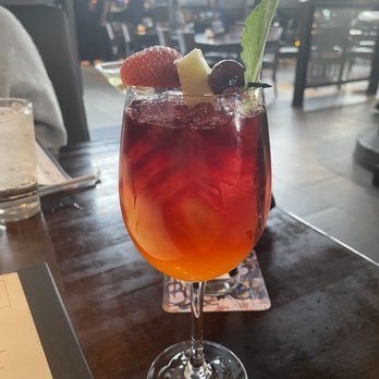 Yard House - Sunset sangria - New American Near Me - Lombard, Illinois