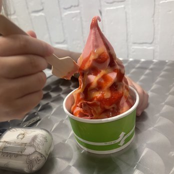 Niu Soft Serve - Strawberry sunrise - Desserts Near Me - Honolulu, Hawaii Niu Soft Serve - Strawberry sunrise - Desserts Near Me - Honolulu, Hawaii