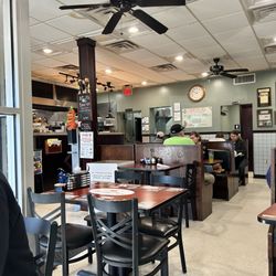 Breakfast House - Not much seating