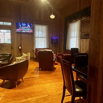 Docs Humidor - Lounges Near Me - Hartsville, South Carolina