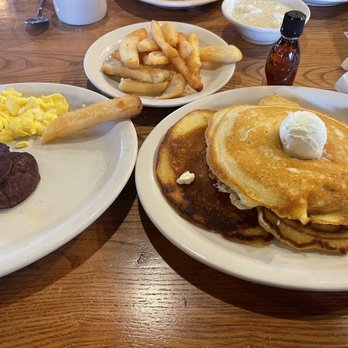 Cracker Barrel Old Country Store - Burnt pancake and defrosted chewy sausage - American Near Me - Virginia Beach, Virginia Cracker Barrel Old Country Store - Burnt pancake and defrosted chewy sausage - American Near Me - Virginia Beach, Virginia