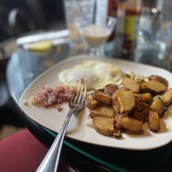 Lisa's Cafe - Corn beef Hash, home fries, over medium eggs