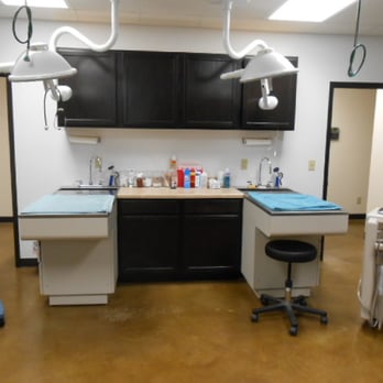 Tulsa General Veterinary Hospital - Large fully equiped treatment area - Veterinarians Near Me - Tulsa, Oklahoma Tulsa General Veterinary Hospital - Large fully equiped treatment area - Veterinarians Near Me - Tulsa, Oklahoma