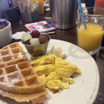 First Watch - Waffles kids plate - Breakfast & Brunch Near Me - Union, New Jersey