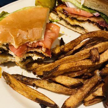 The Elevator Brewery and Draught Haus - Honey Habanero Chicken Sandwich - Breweries Near Me - Columbus, Ohio