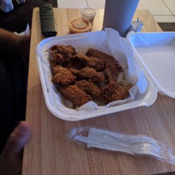 Wing's On Fire - Lemon pepper wings