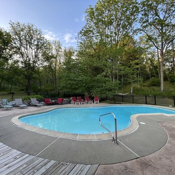 Hawk Mountain Bed & Breakfast - Salt pool located in the back. - Bed & Breakfast Near Me - Kempton, Pennsylvania Hawk Mountain Bed & Breakfast - Salt pool located in the back. - Bed & Breakfast Near Me - Kempton, Pennsylvania