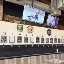 OV Pizza & Pints - Beer wall
