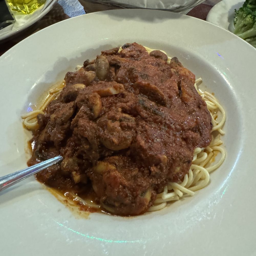 Gumba's Italian Restaurant - Ragu - Pizza Near Me - Sunnyvale, California