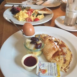 Tomasa Landhaus - Süßes Frühstück und Rührei
