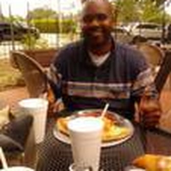 Oz Pizza - I spotted Yelps very own Jamarcus T., while I was there! I should have gotten his autograph! - Pizza Near Me - East Point, Georgia Oz Pizza - I spotted Yelps very own Jamarcus T., while I was there! I should have gotten his autograph! - Pizza Near Me - East Point, Georgia