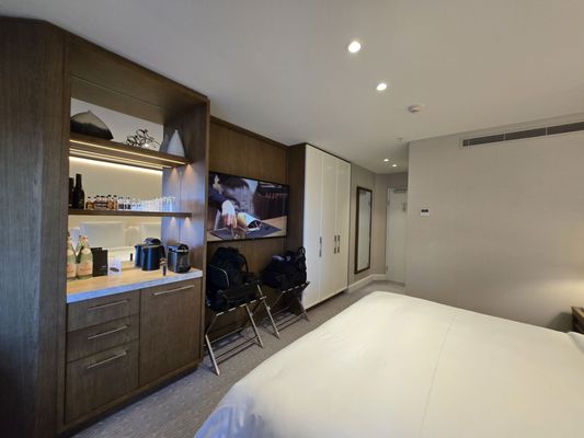 Four Seasons Hotel Sydney by null