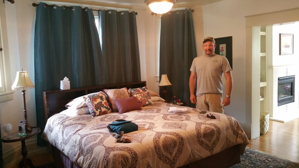 THE SIRI CHRISTINA BED & BREAKFAST Updated September 2024 202 River